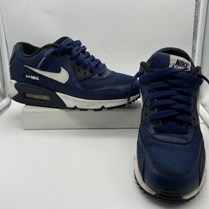 Nike air maxes 5 youth, 6 1/2 women’s